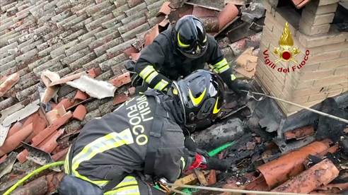 Maltempo - Salvati Tre Anziani Bloccati In Casa Per L'acqua - Il Faro ...