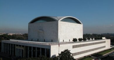 Il Palazzo dei Congressi dell’Eur intitolato a De Gasperi: approvata la mozione in Campidoglio